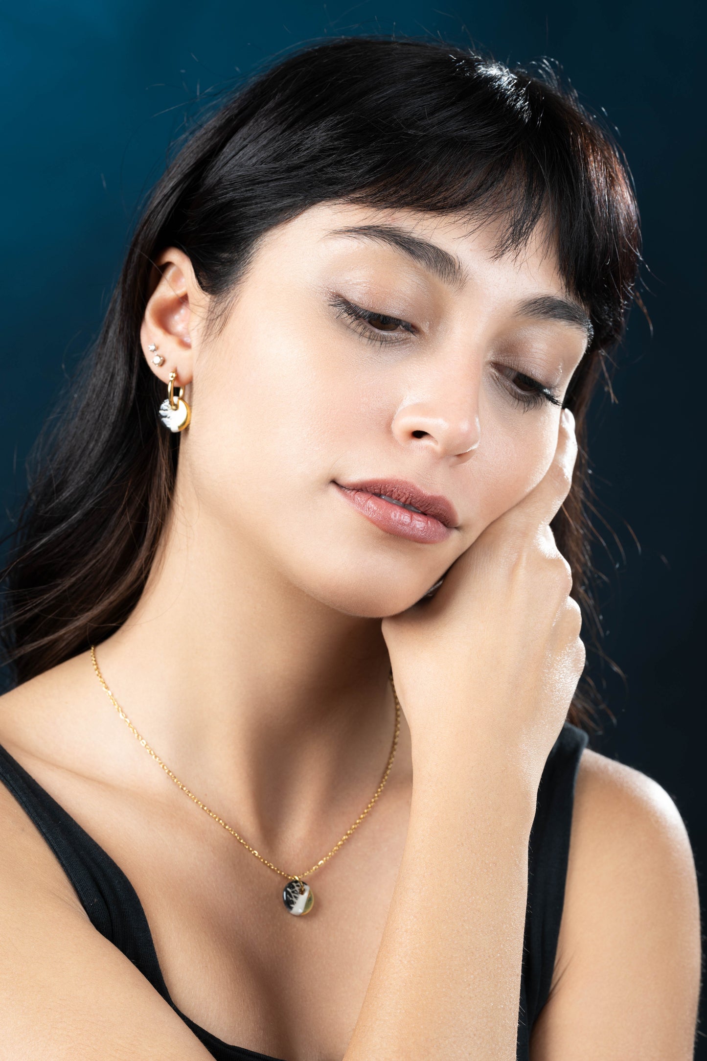 Orecchini cerchio salvia nero